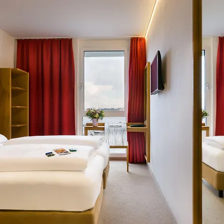 Plaza - Muenchen 3*