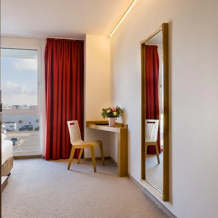 Plaza - Muenchen Hotel