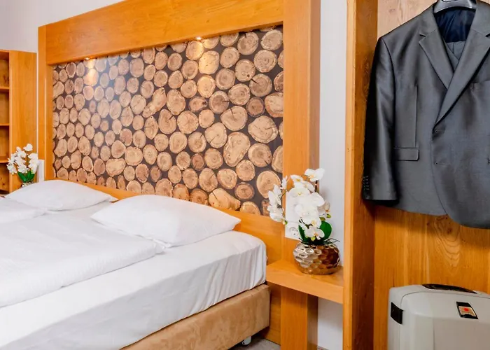 Plaza - Muenchen Hotel 3*