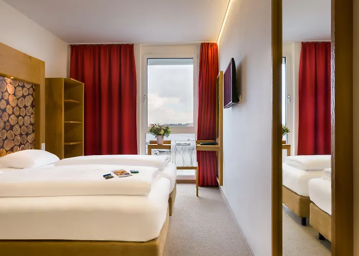 Plaza - Muenchen 3*