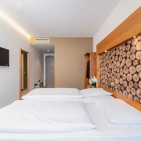 Atomis Munich 3*
