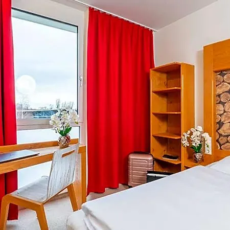 Plaza - Muenchen Szálloda 3*