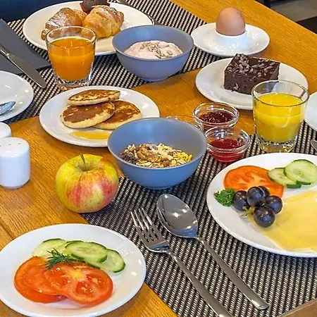 Plaza - Muenchen ホテル 3*
